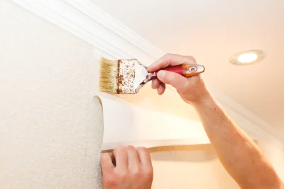 Pose de papier peint à Bouchemaine — revêtements muraux et toiles de verre